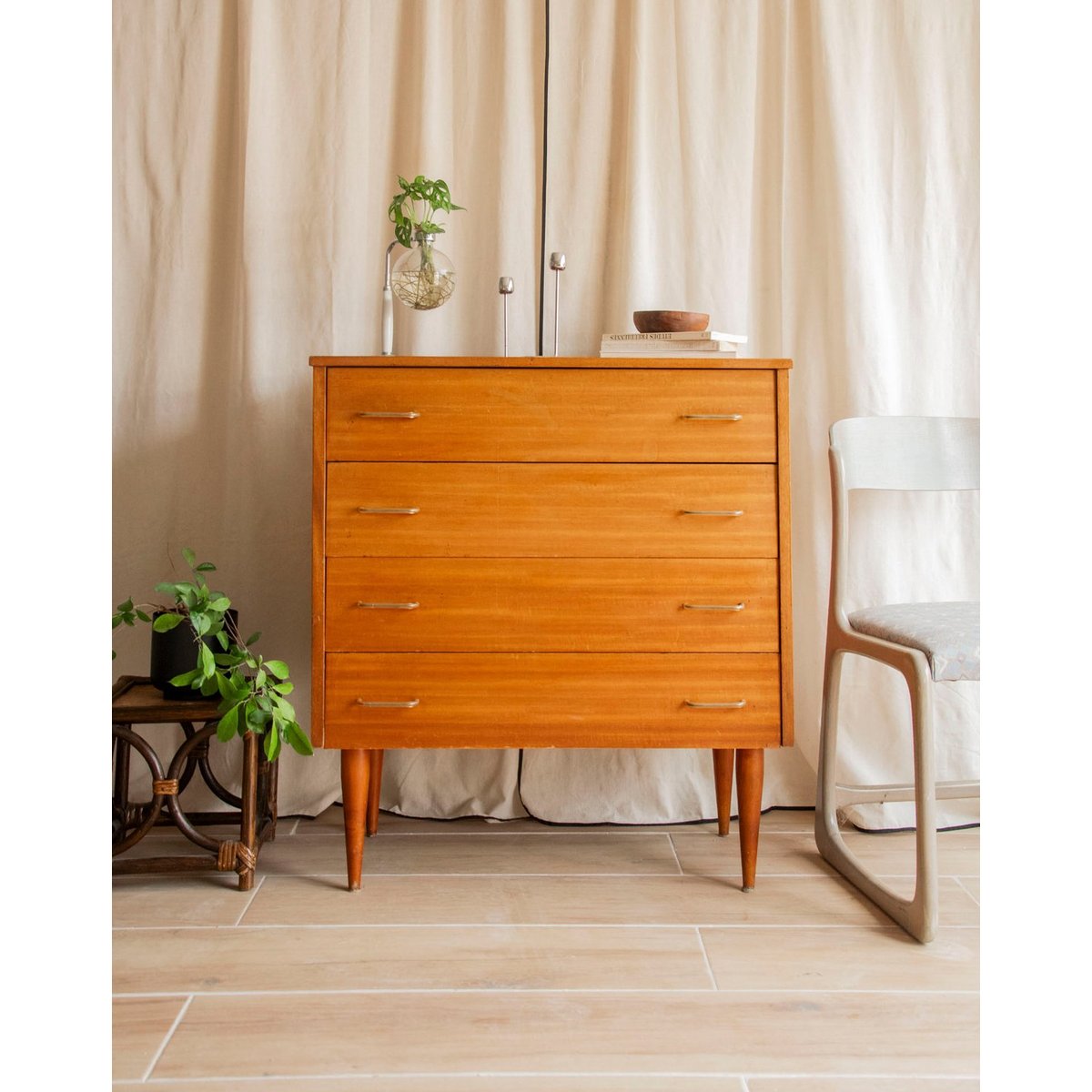 Commode scandinave aux pieds compas Olga N°700 - Bon état bois clair, DEBONGOUT