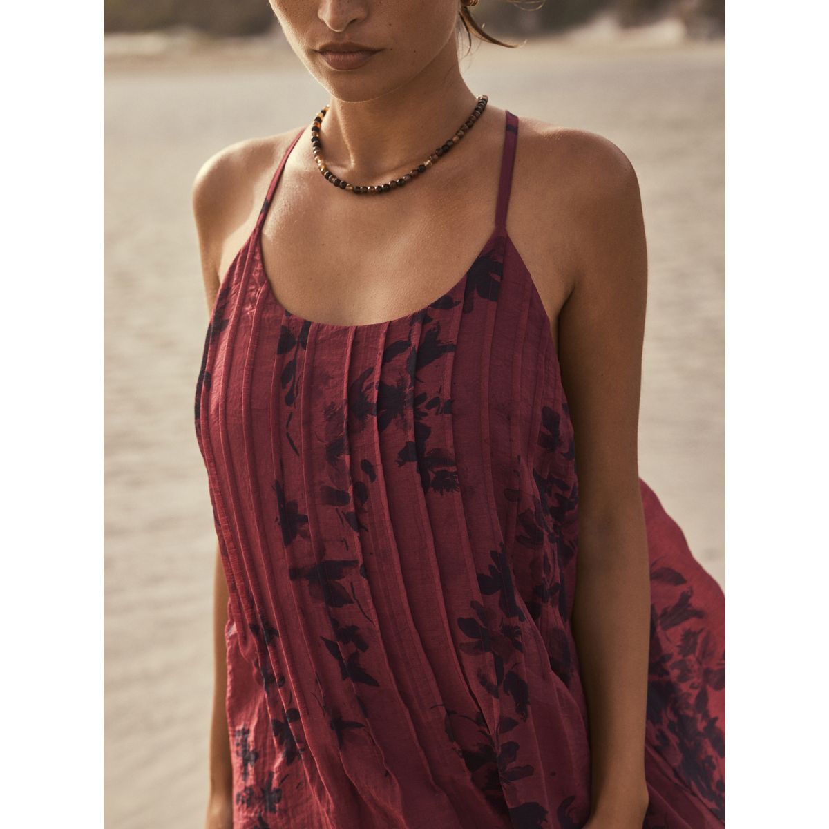 Robe longue oversize à bretelles et plis motifs bruns et noirs, NEXT