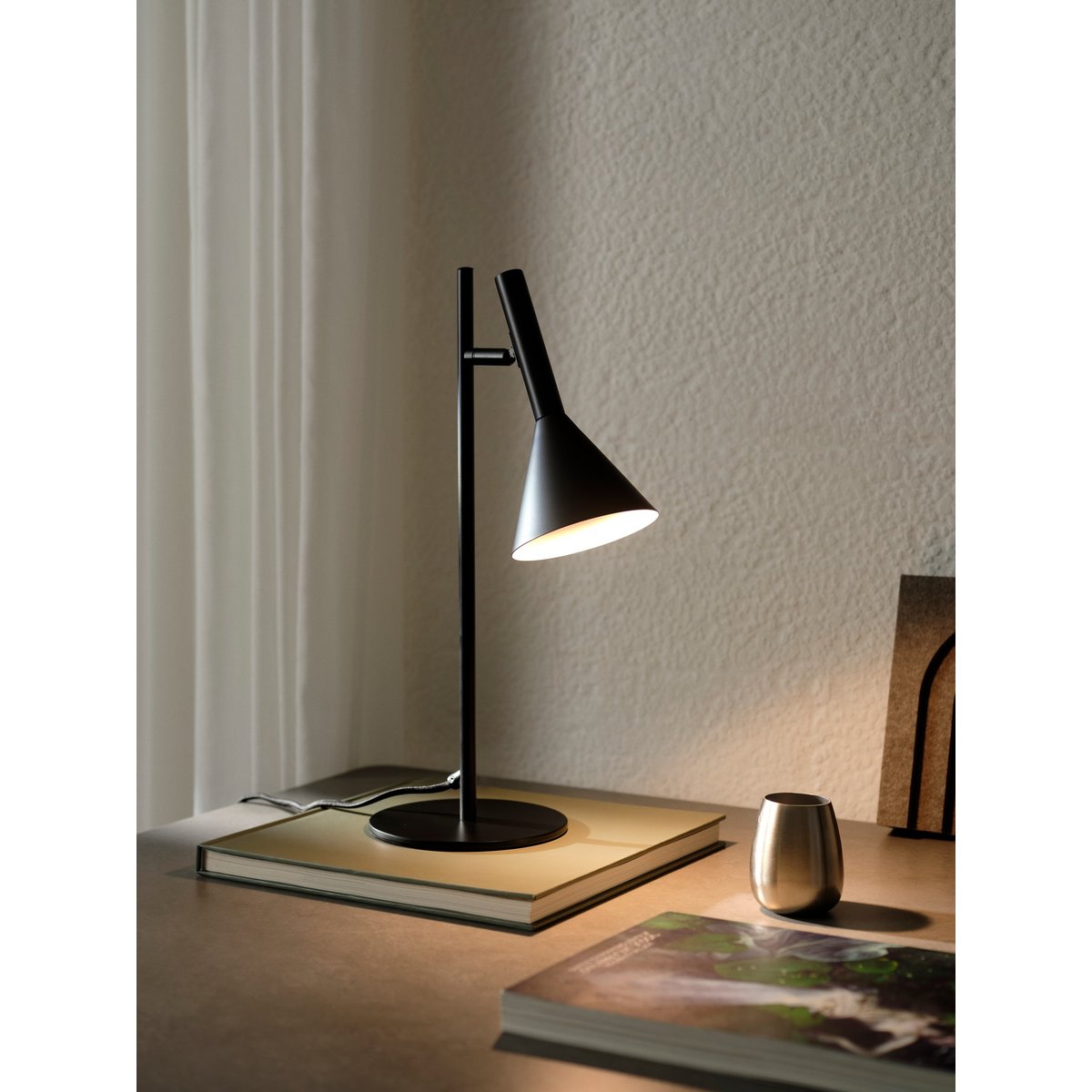 Lampe à poser tête de lampe réglable en métal, KELVIS noir, NORDLUX