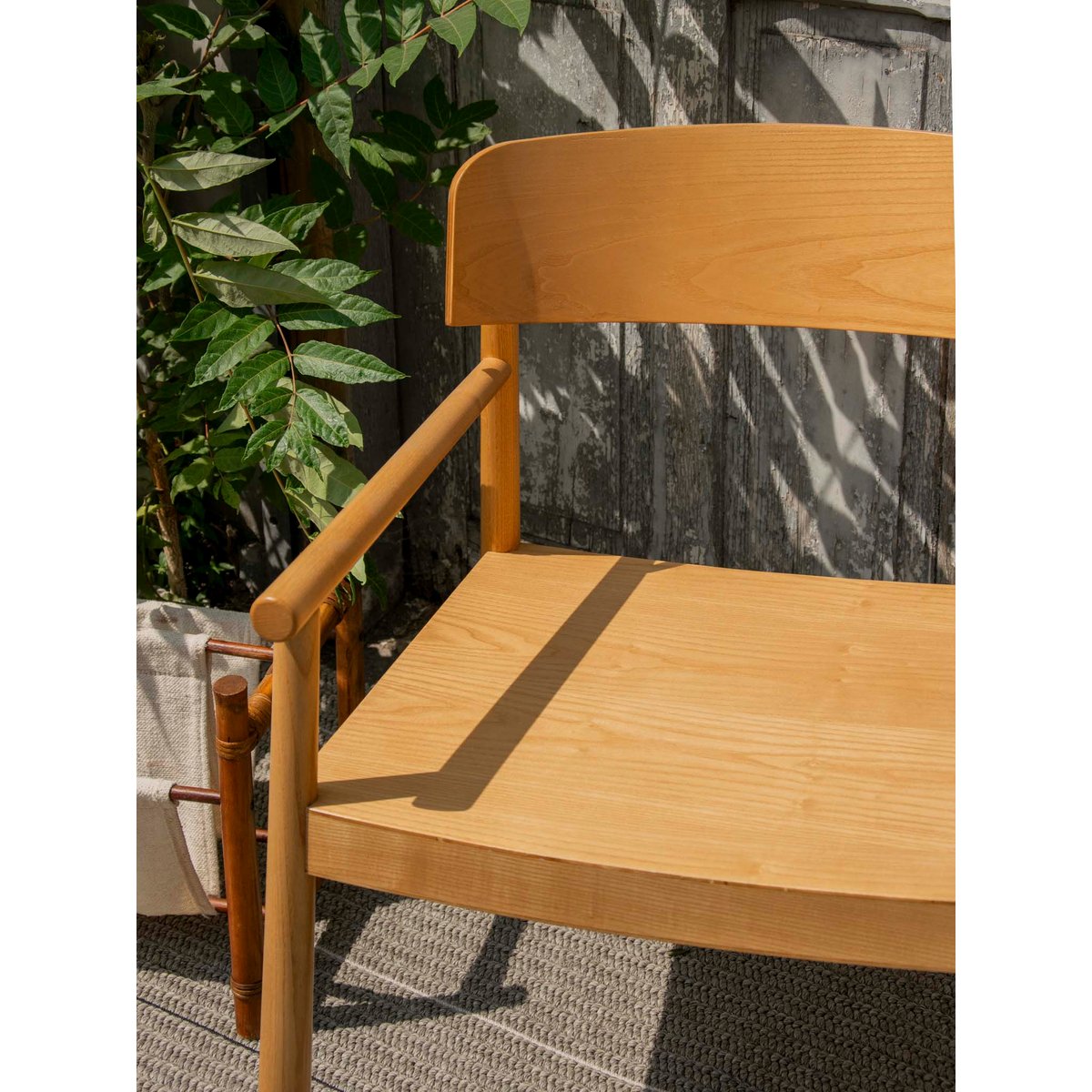 Fauteuil en frêne aux lignes modernes Jakob N°1316 - Bon état bois clair, DEBONGOUT