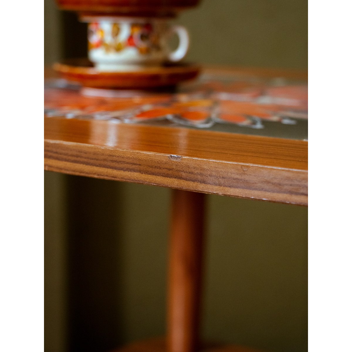 Table basse scandinave en teck et céramique Léonie N°840 - Bon état bois foncé, DEBONGOUT