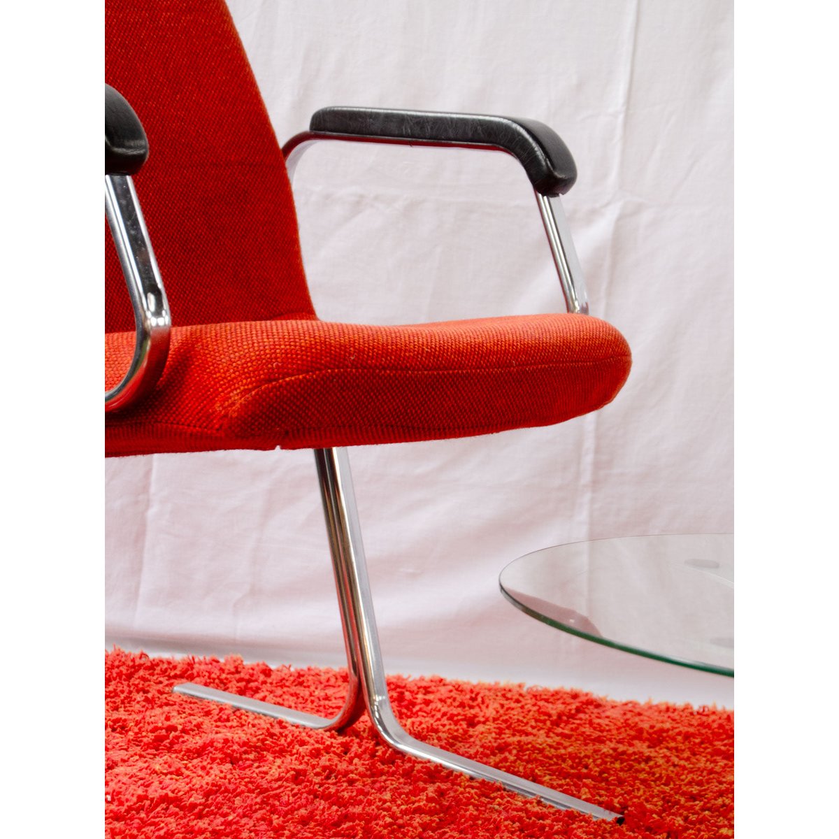 Fauteuil en tissu et skaï Jakob N°1435 - Bon état noir, DEBONGOUT