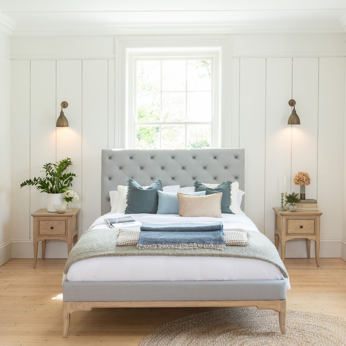 Toulon Oak 6 Drawer Chest light oak wood, WILLIS & GAMBIER