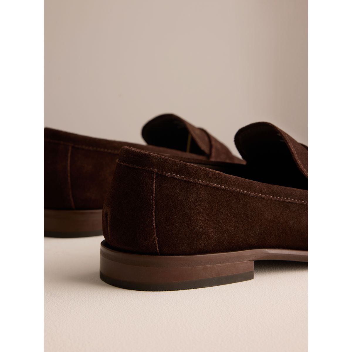Mocassins flexibles en daim signature marron, NEXT