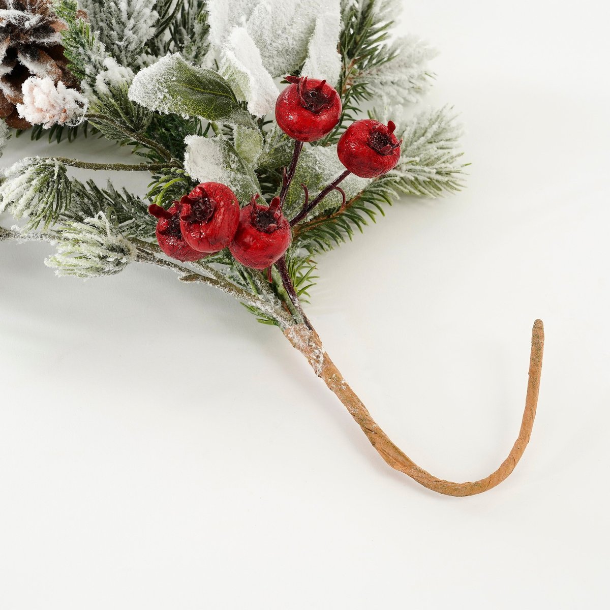 Guirlande De Noël Enneigée BELFORT vert, MICA DECORATIONS