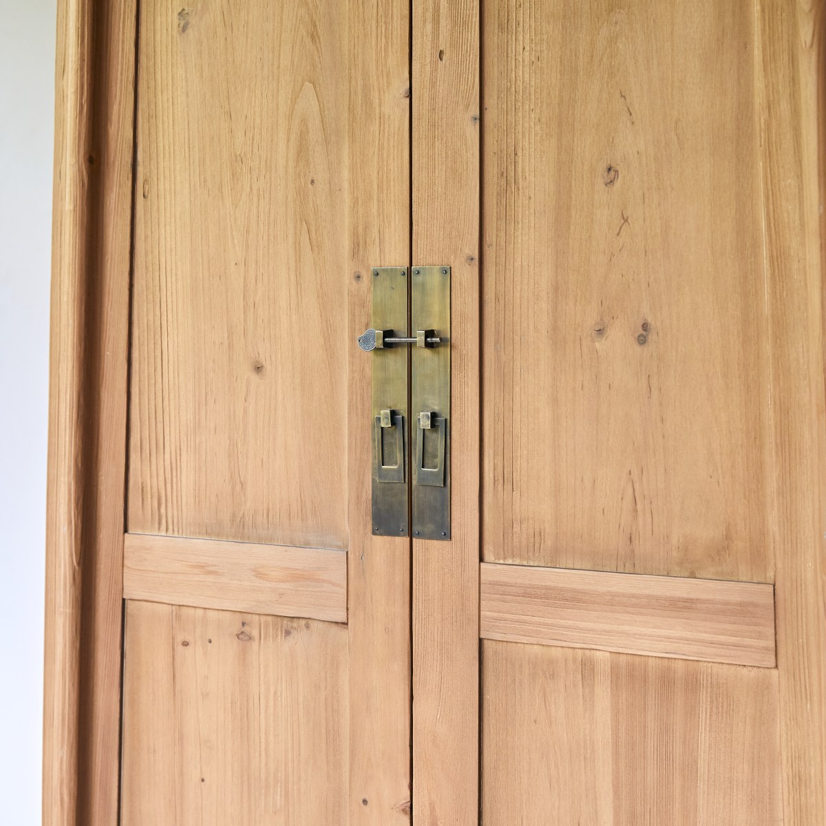 Armoire en Pin massif, YUKI naturel, TIKAMOON