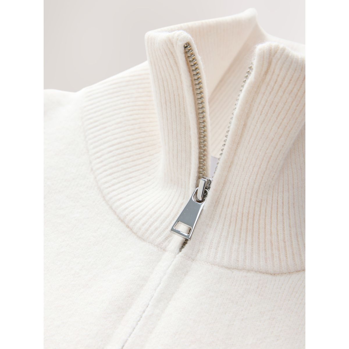 Pull ultra-doux à col cheminée zippé écru, NEXT