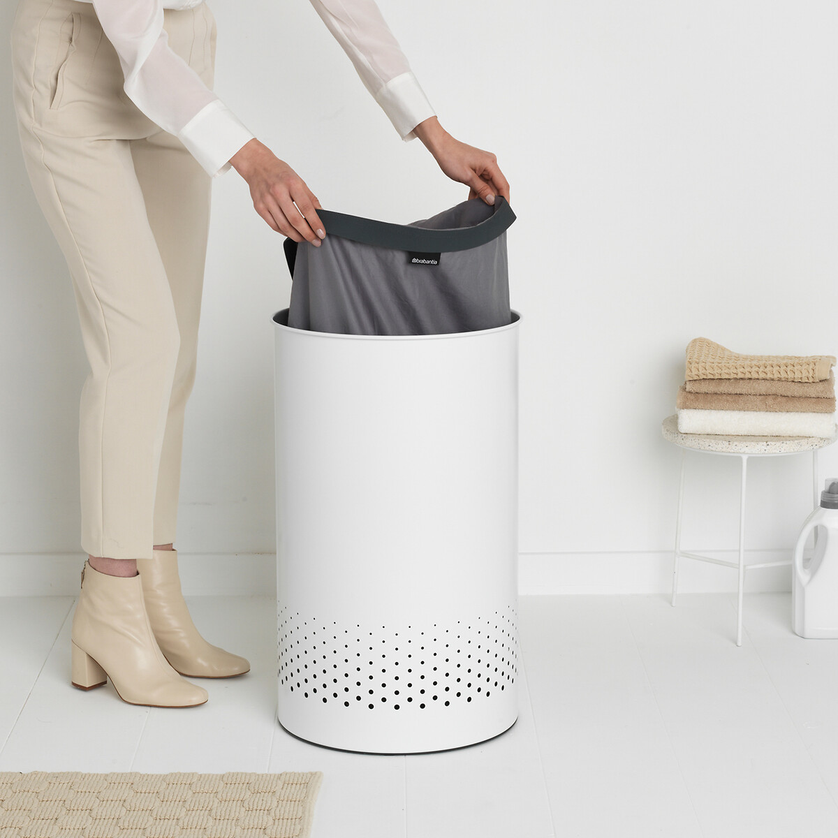 Laundry Bin with a Plastic Lid, 60L white, BRABANTIA