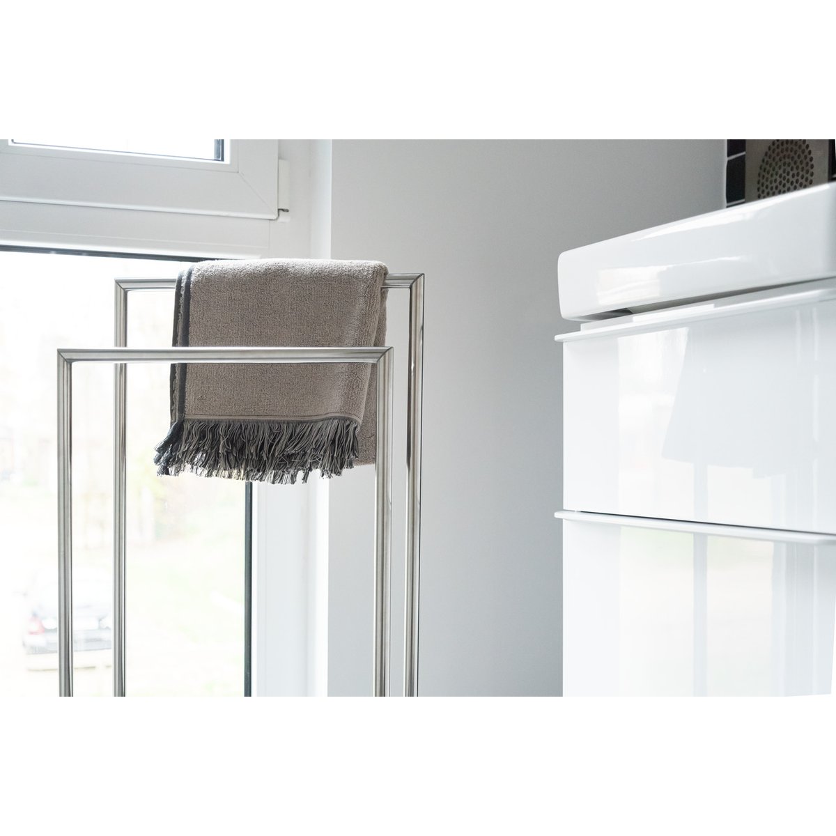 Porte serviettes sur pied 2 barres RAVINA argent brillant, WENKO