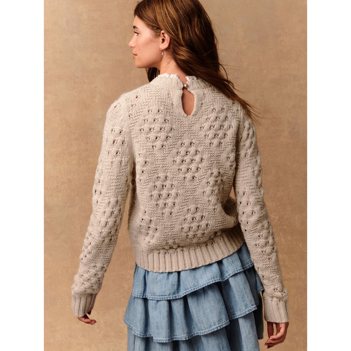 Pull avec col à volants, surpiqûres et laine naturel, NEXT