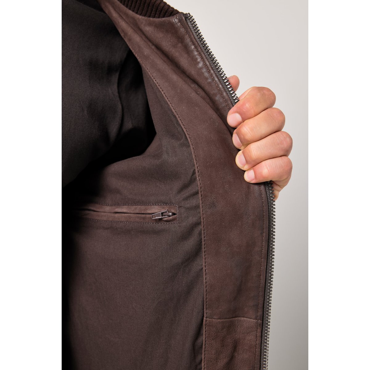 Blouson en cuir, en cuir d'agneau marron foncé, JP1880
