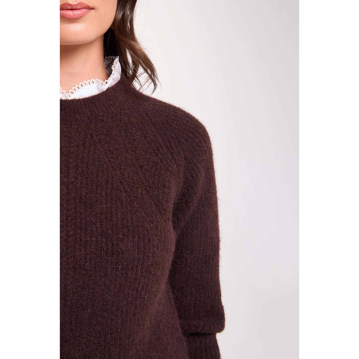 Pull col rond détails chemise marron foncé, MORGAN