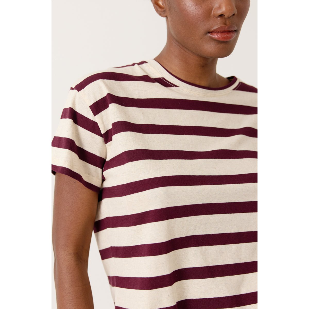 T-shirt à rayures manches courtes col rond DELMEA brown, ARTLOVE