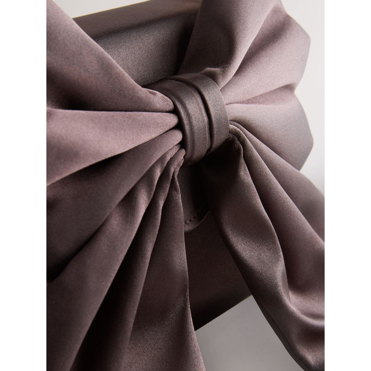 Sac à main avec nœud effet satin marron chocolat, NEXT