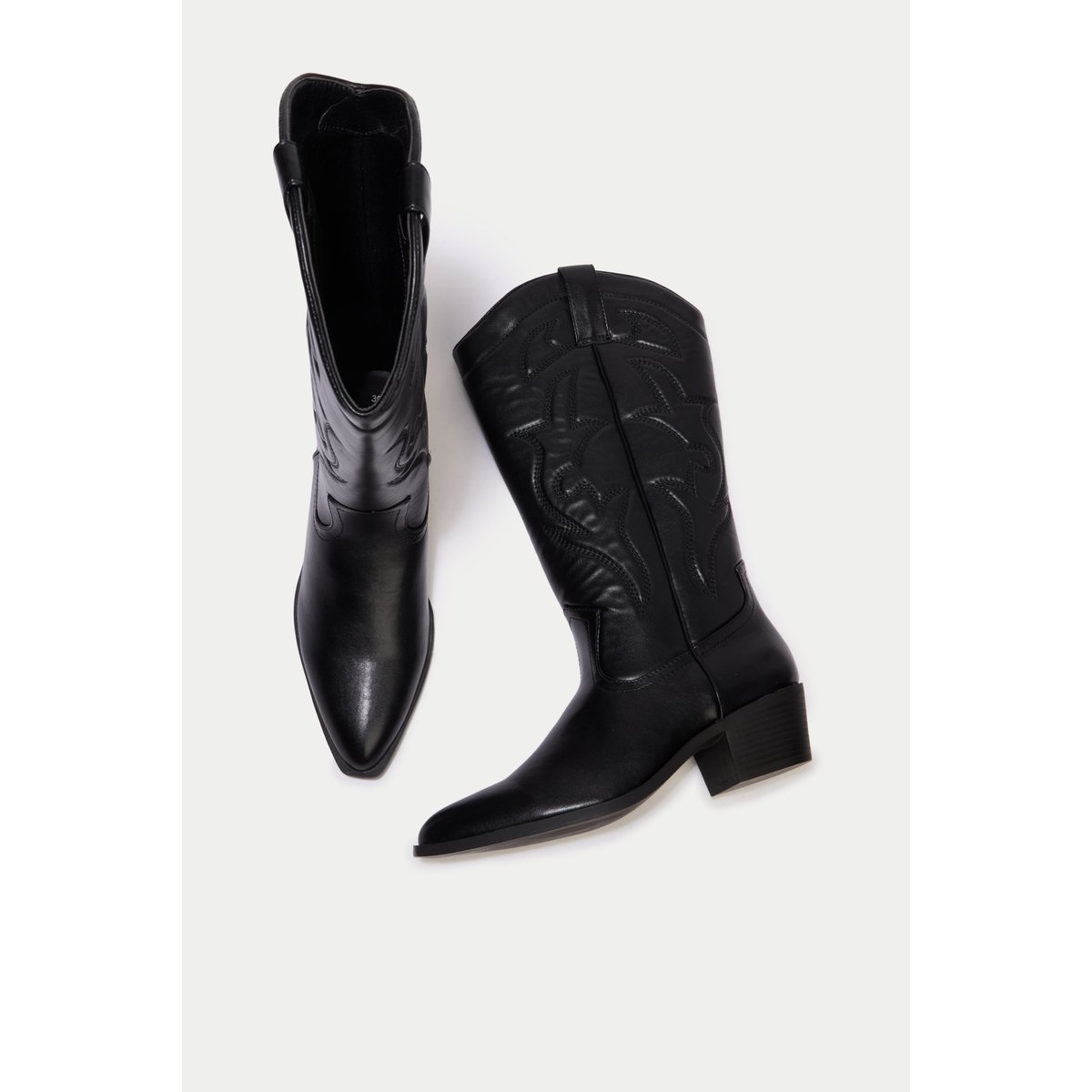 Bottines noir, CACHE CACHE