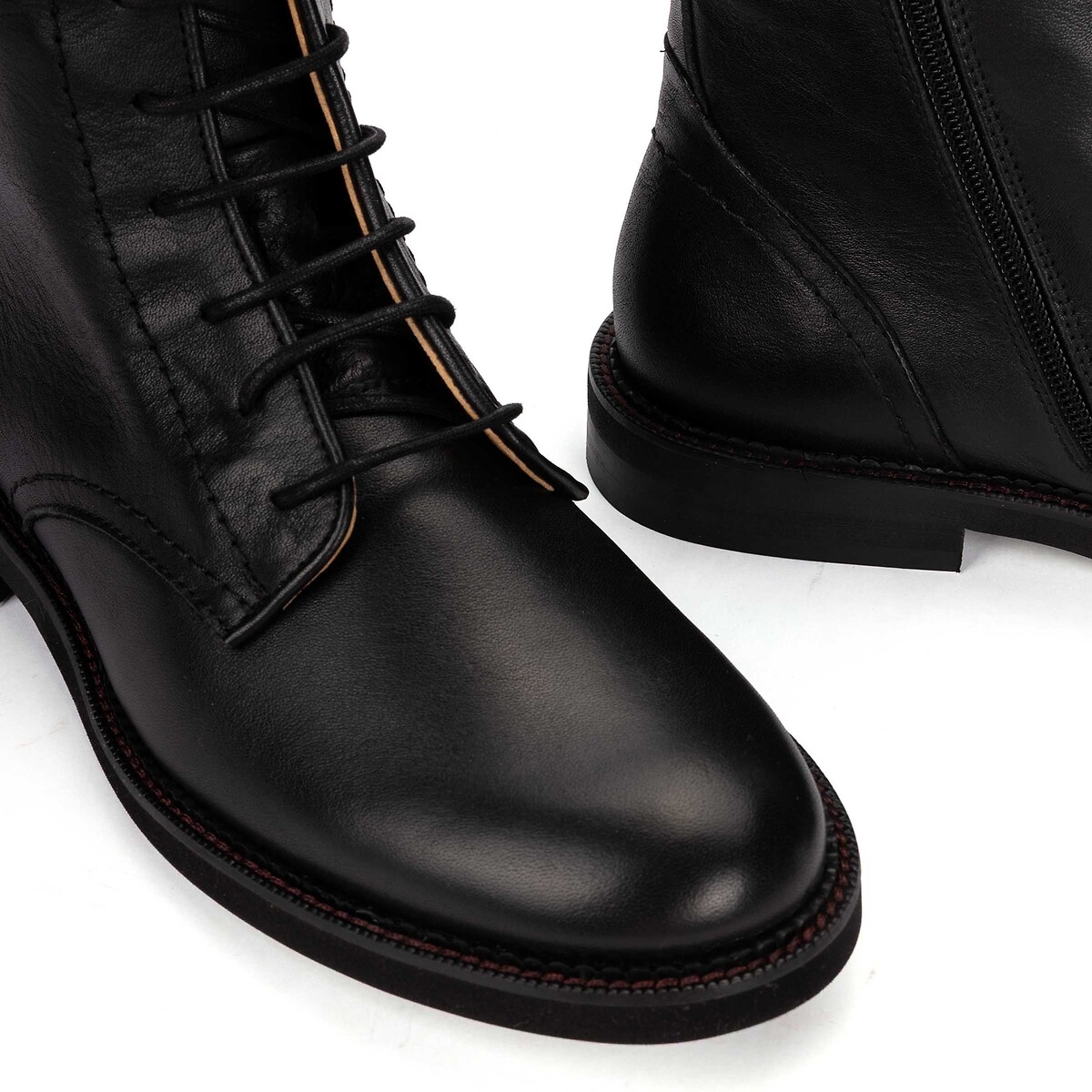 Flache Lederstiefeletten mit Schnürung, DEVA schwarz, PIKOLINOS