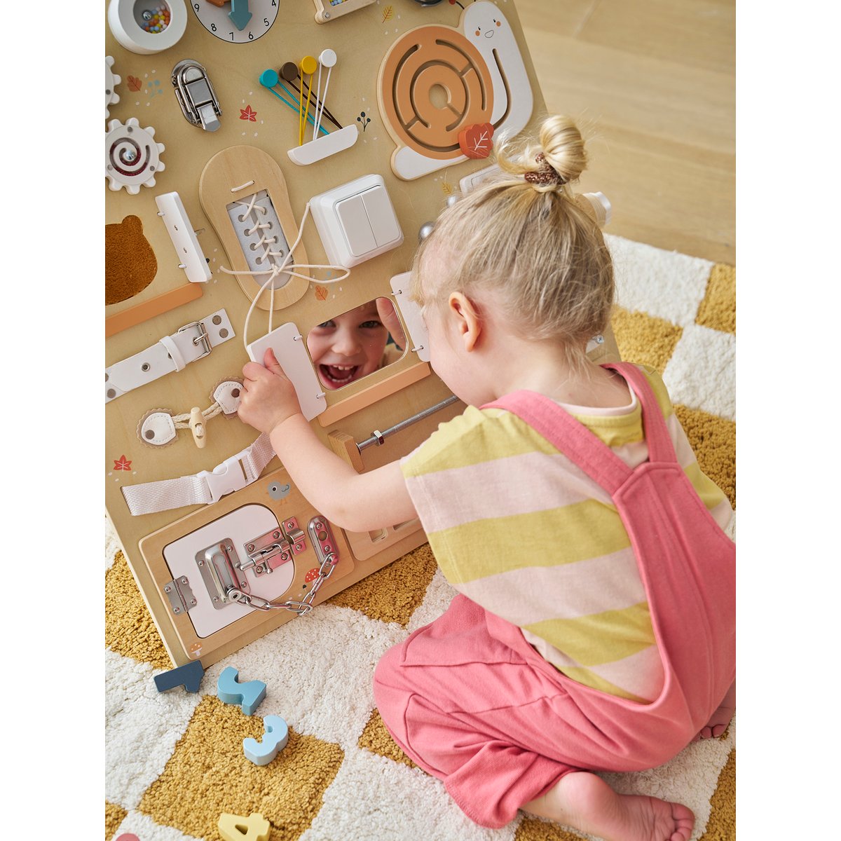 Planche d'apprentissage multi activités en bois FSC® bois, VERTBAUDET