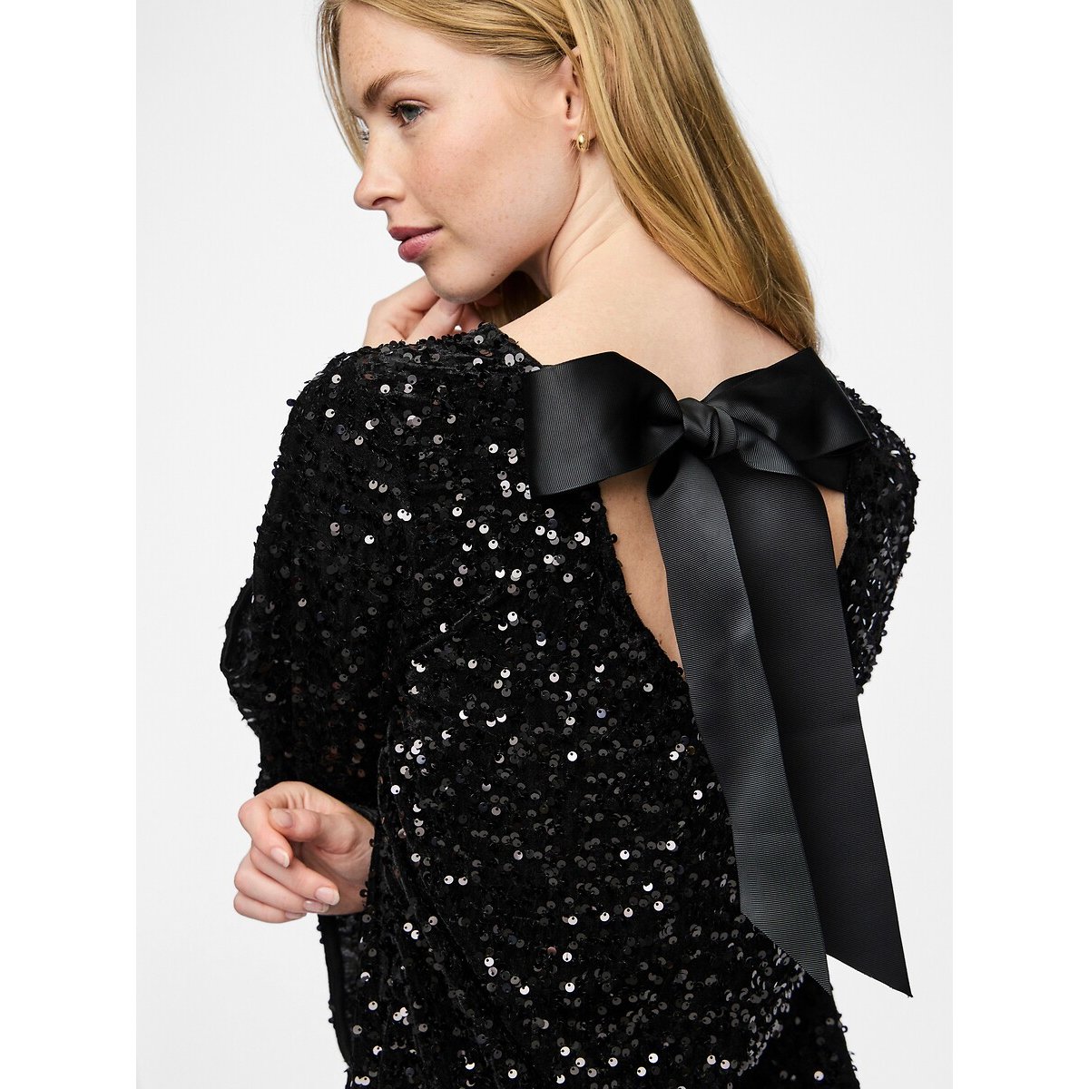 Sequin Dress with Bow Detail On Back black, PIECES