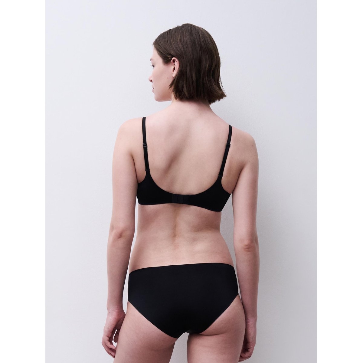 Soutien-gorge sans armature triangle coques ESSENTIALL noir, CHANTELLE