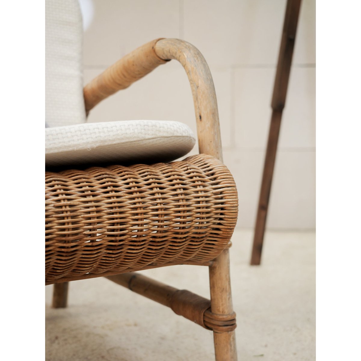 Fauteuil en osier Ernest N°1605 - Bon état bois clair, DEBONGOUT