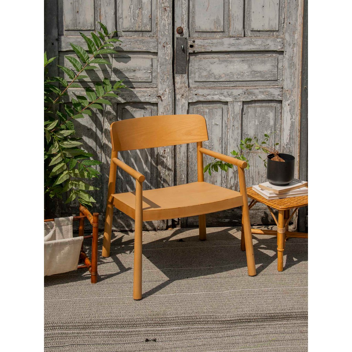 Fauteuil en frêne aux lignes modernes Jakob N°1316 - Bon état bois clair, DEBONGOUT