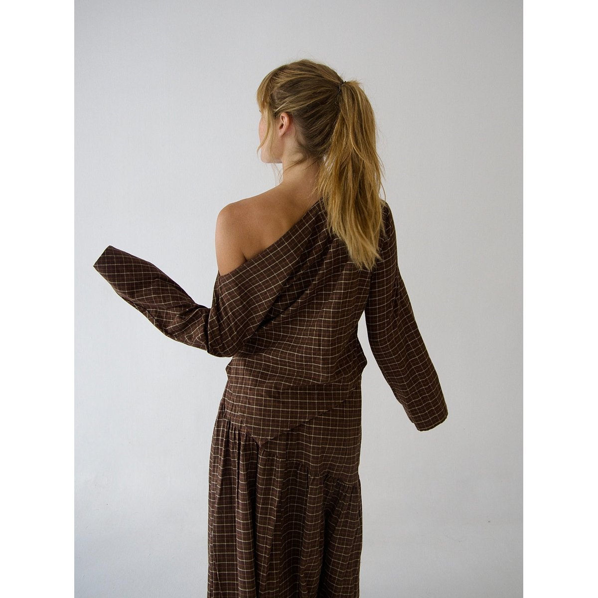 Top asymétrique petits carreaux ALIA marron, MINDTRAVELER