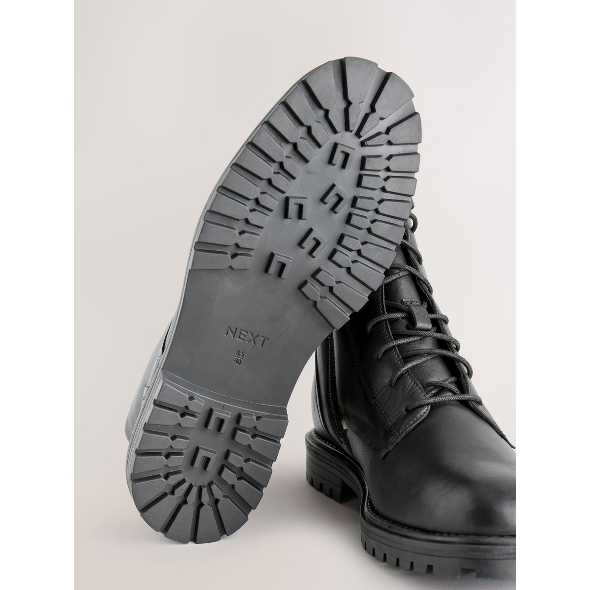Bottines à lacets et bout carré noir, NEXT