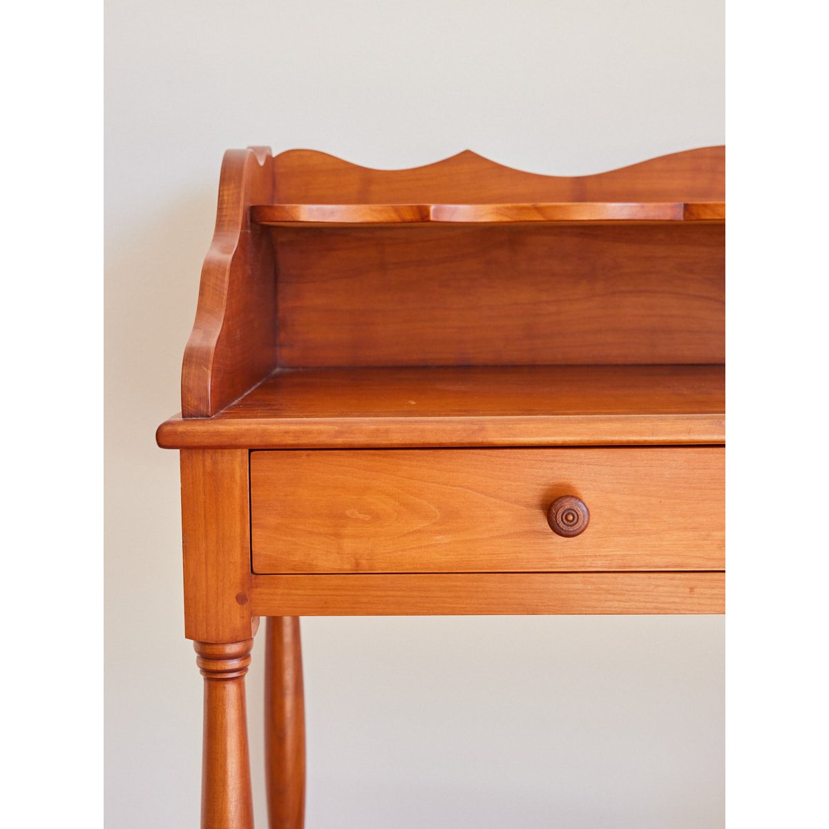 Coiffeuse en bois Louise N°317 - Bon état bois clair, DEBONGOUT