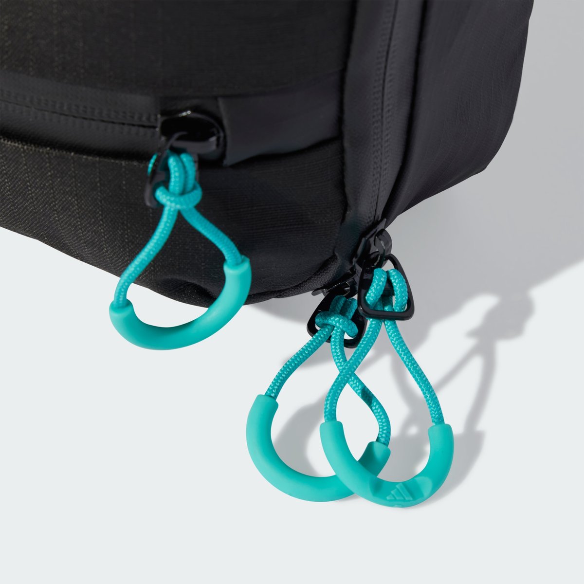 Sac Banane Système De Rangement Intelligent Mercedes - Amg Petronas Formula One Team black / reflective silver / semi mint rush, adidas Performance