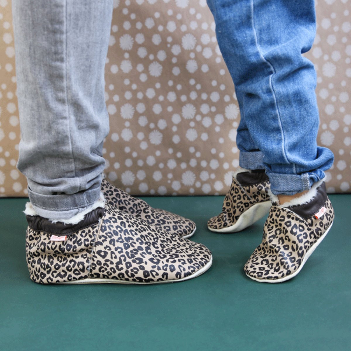 Chaussons cuir souple fourrés Elie les léopards marron, TICHOUPS