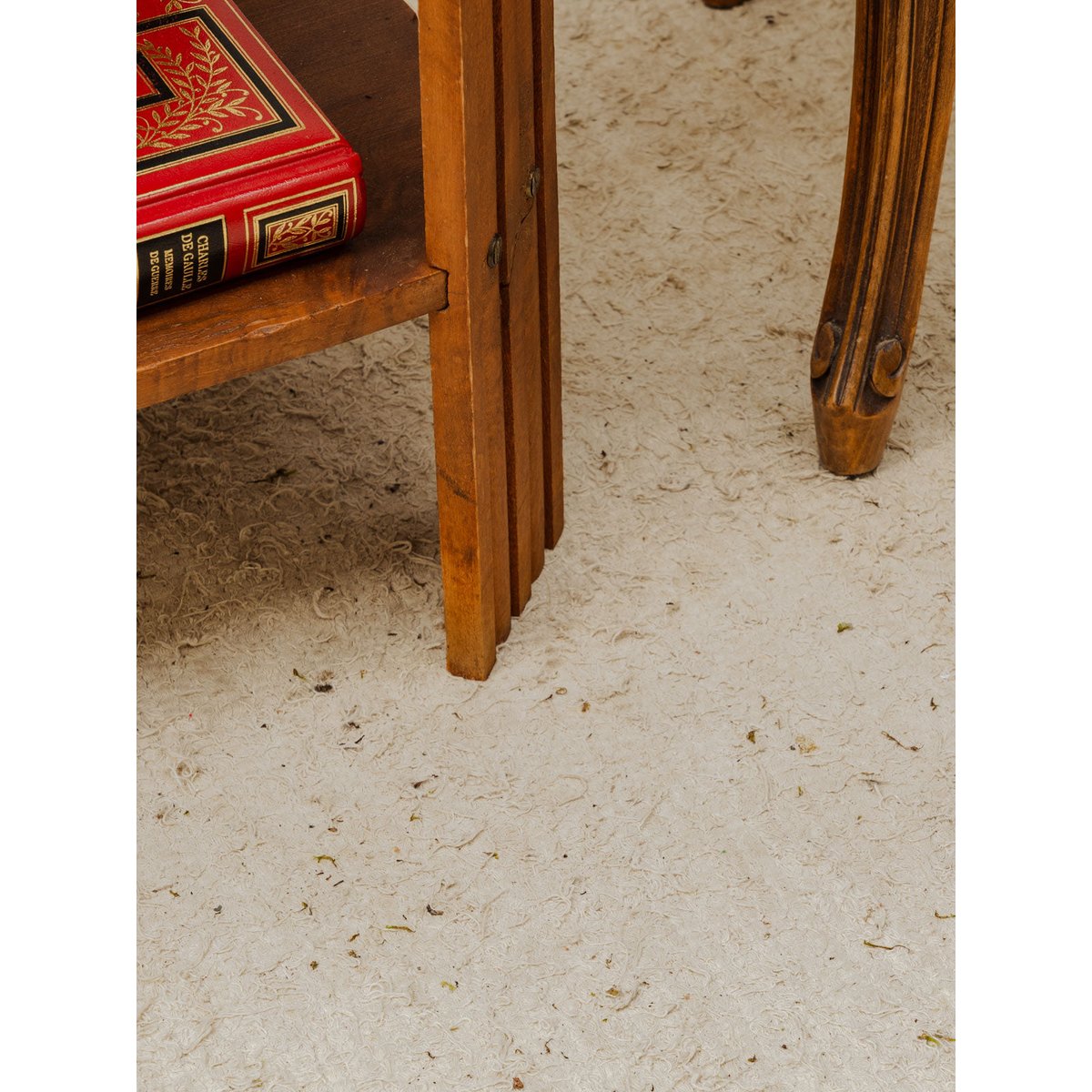 Table d'appoint en bois Francine N°1652 - Bon état bois foncé, DEBONGOUT