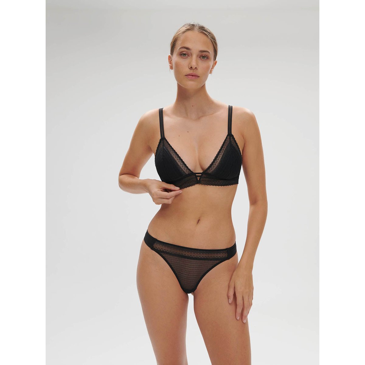 Tanga, PIA noir, SIMONE PERELE