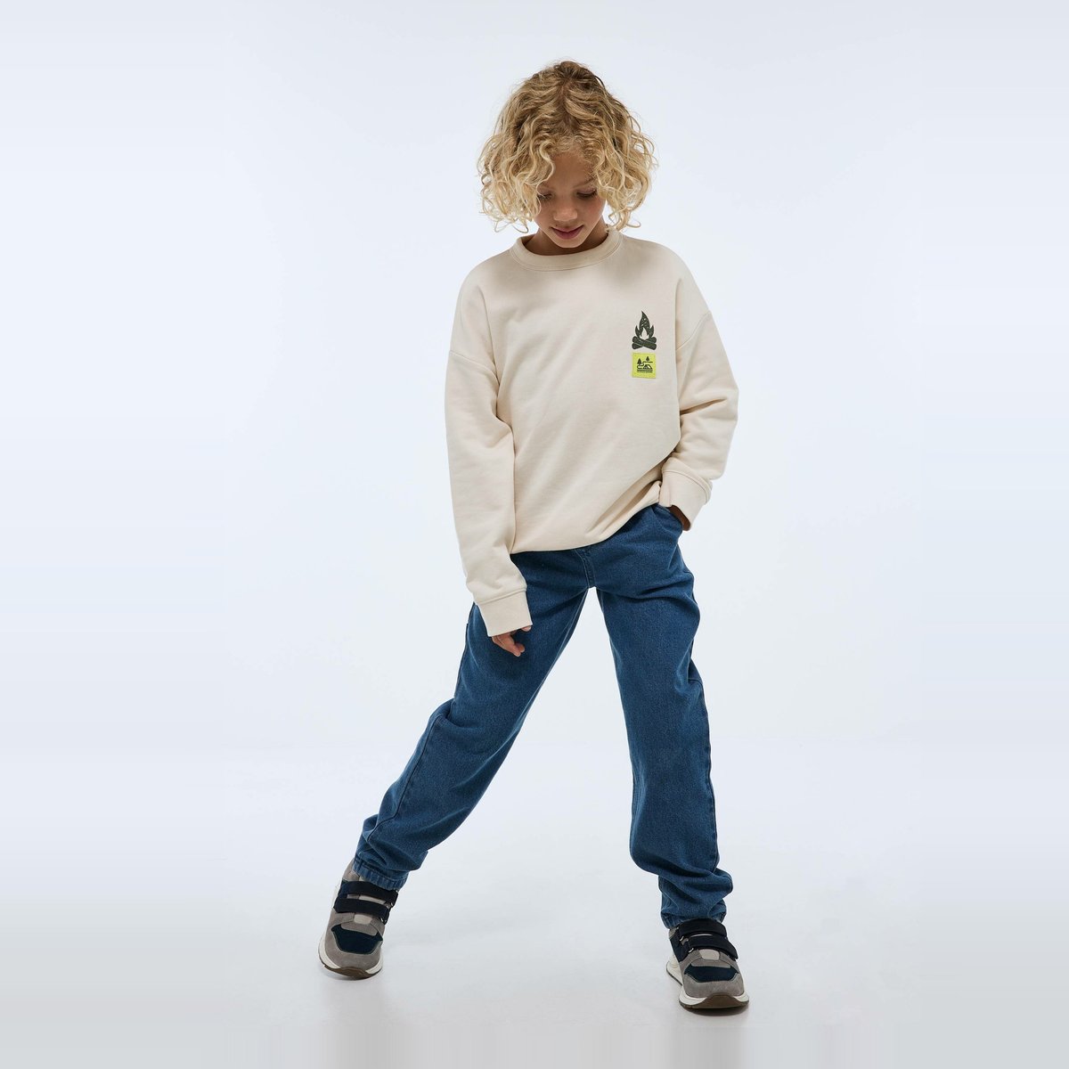 Jean droit taille élastiquée en coton bleach denim, MONOPRIX