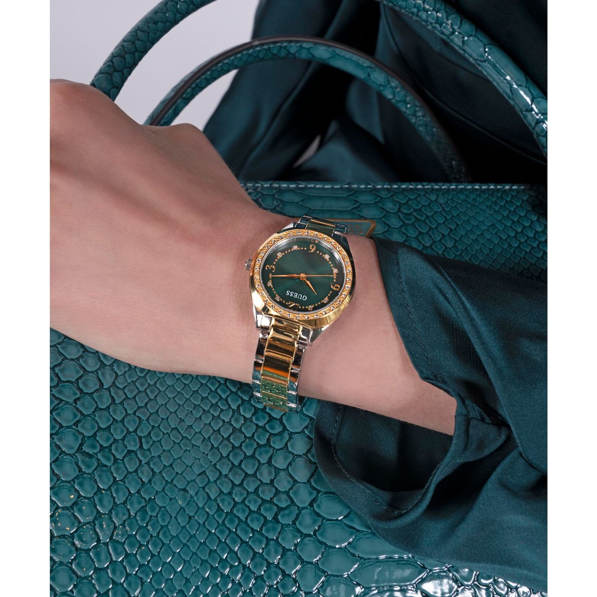 Montre Analogique CHARLOTTE argenté vert argenté, GUESS