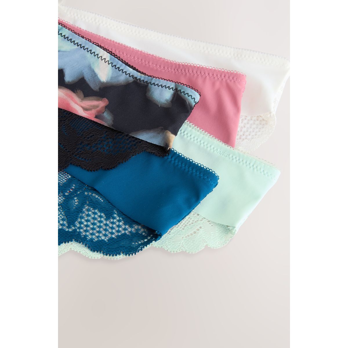 Culotte invisible avec dos dentelle, lot de 5 imprimé floral noir, NEXT