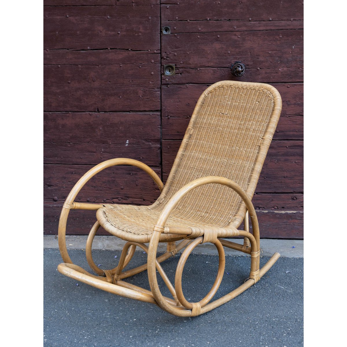 Rocking-chair vintage en rotin Alibert N°102 - Bon état naturel, DEBONGOUT