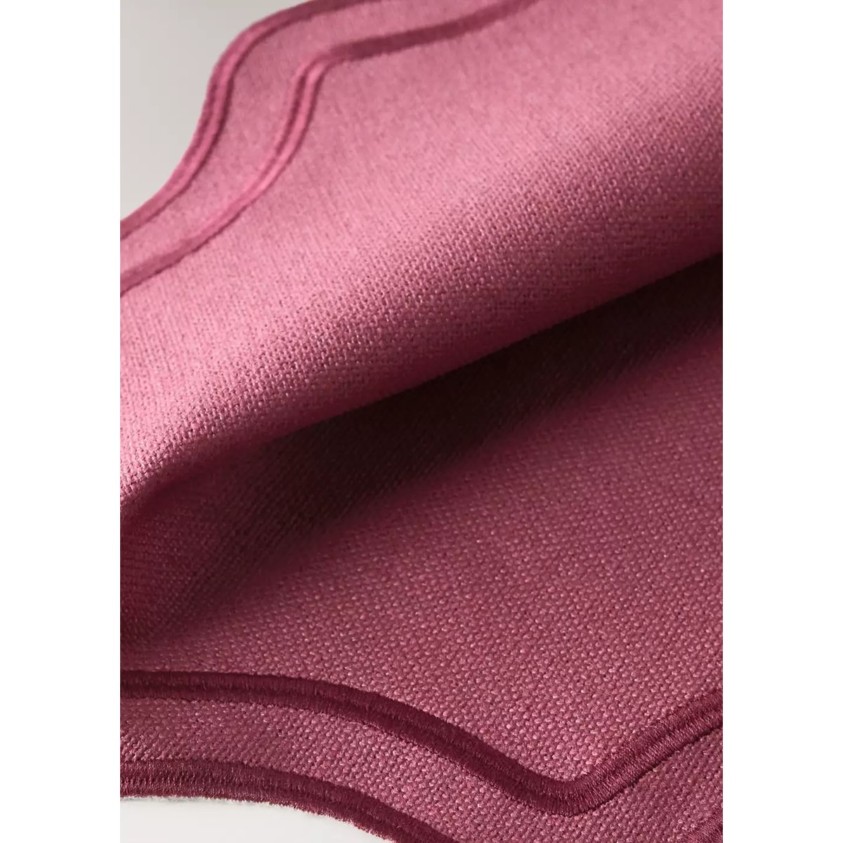 Set de table individuel en coton avec bordure brodée rouge, MANGO HOME
