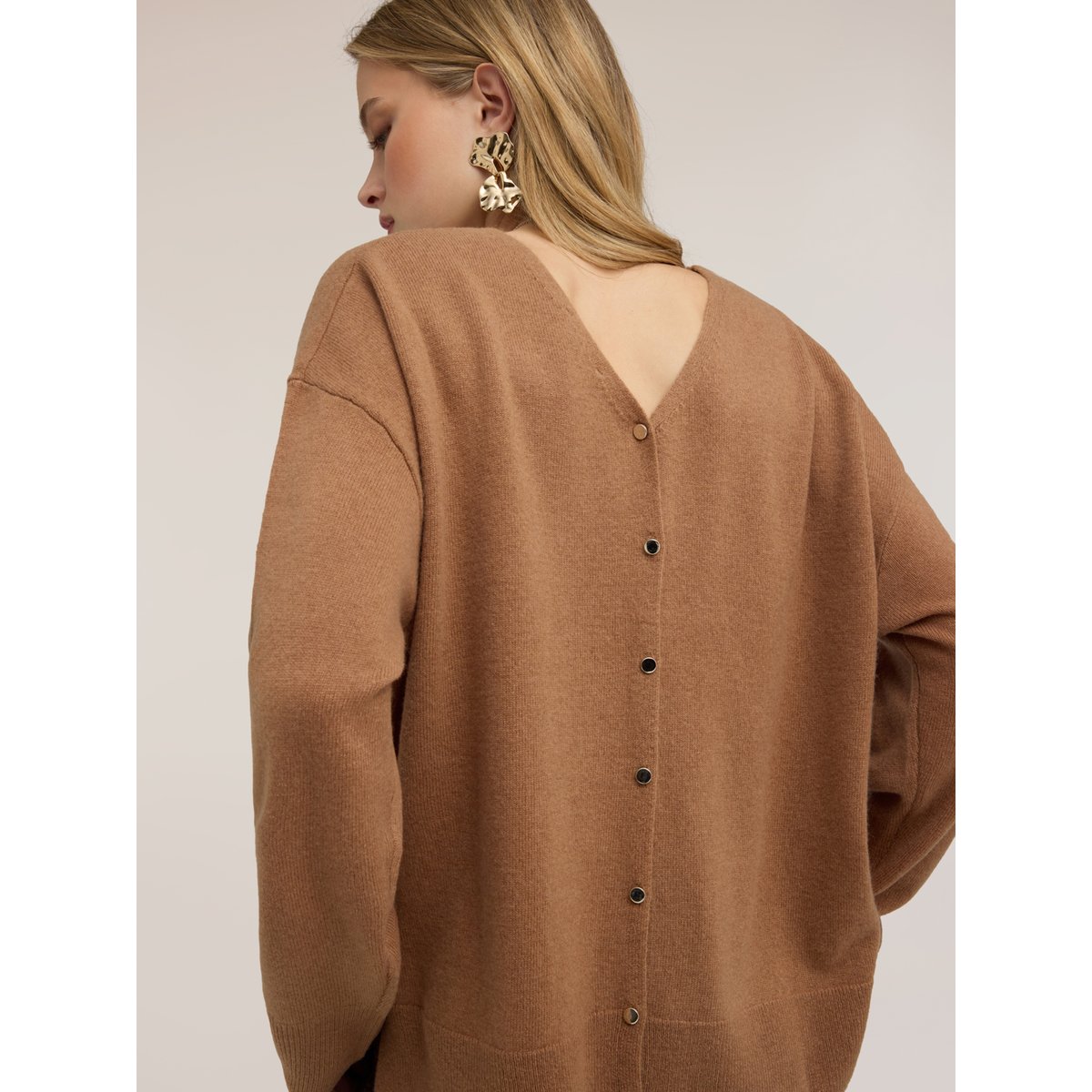 Pull avec boutonnage dos beige, MOTIVI