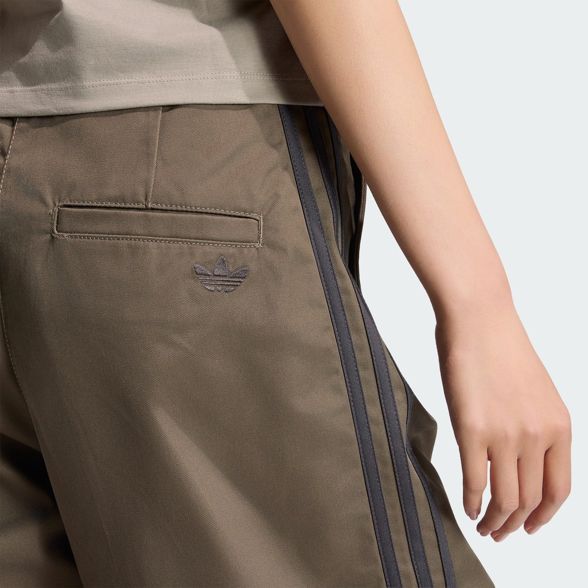 Pantalon Structuré Pantalon Structuré branch / utility black, adidas Originals