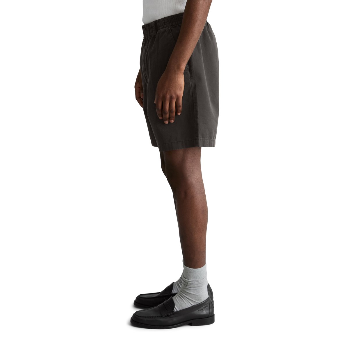Short modèle Filip relaxed en coton bio et en lin gris foncé, MARC O’POLO DENIM