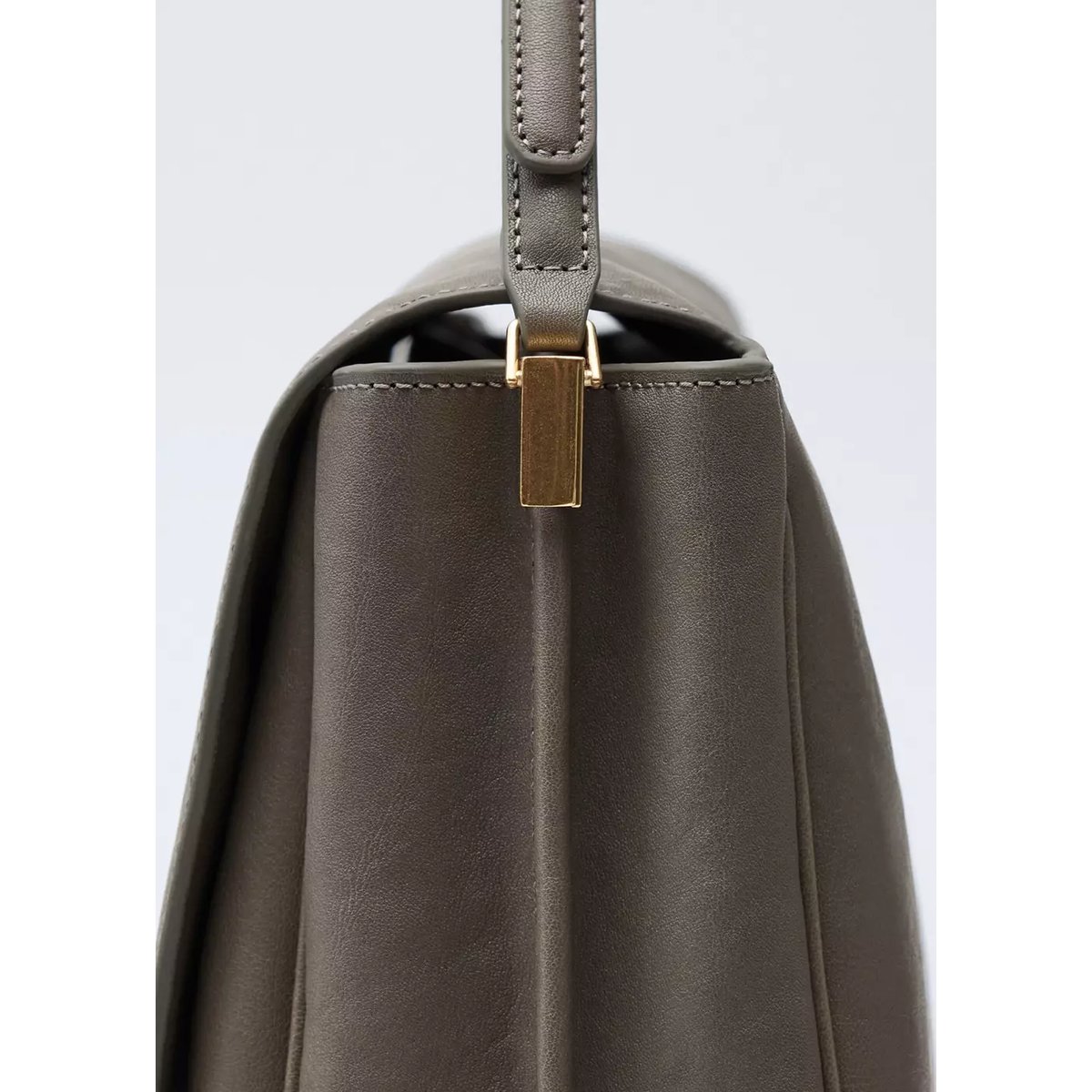 Sac à épaule en cuir à rabat gris, MANGO