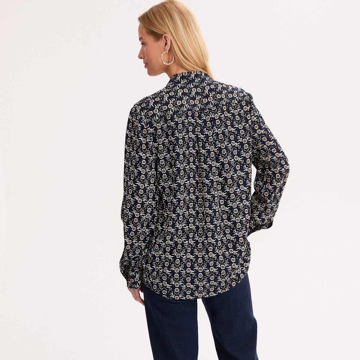 Camisa de viscosa de manga larga con estampado floral estampado flores fondo azul marino, ANNE WEYBURN