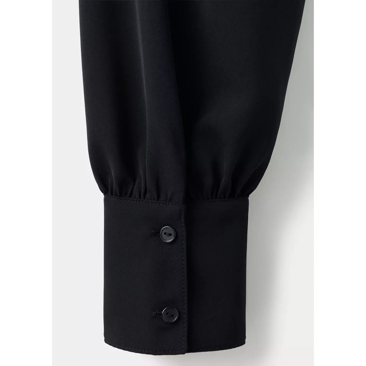 BLOUSE STUT noir, MANGO