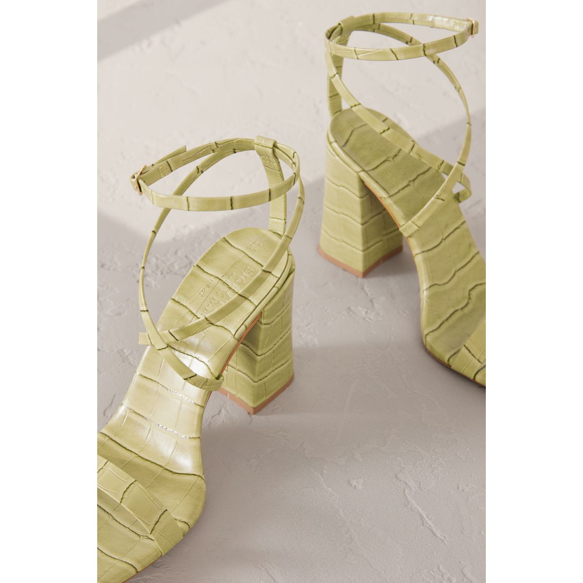 Sandales premium à brides et talon carré vert, NEXT