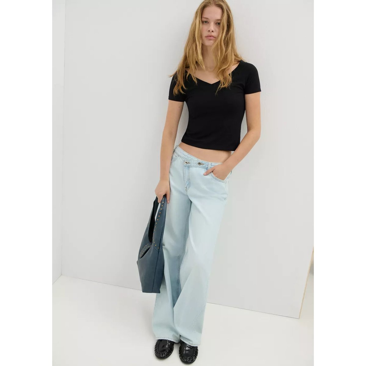 T-shirt décolleté en V noir, MANGO TEEN