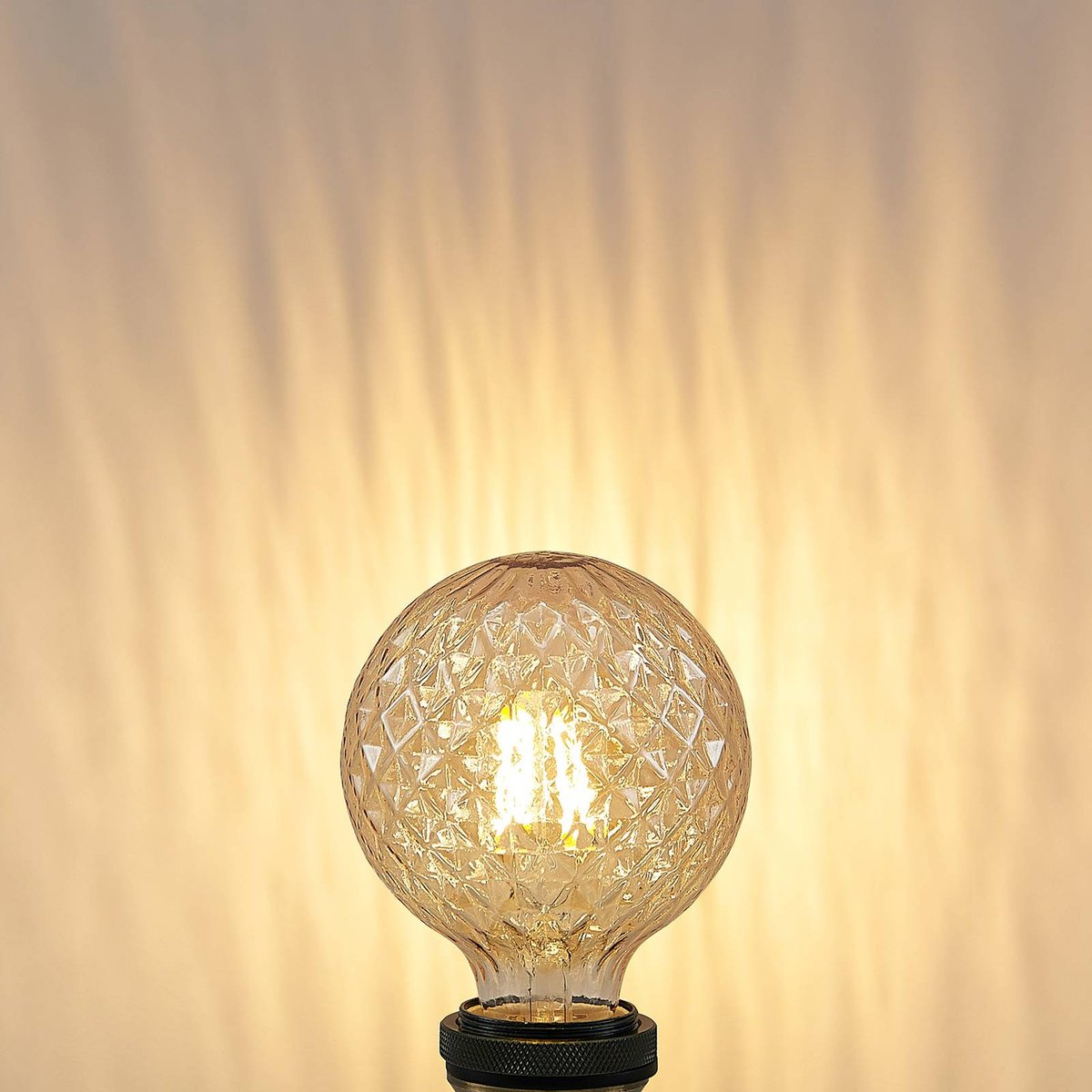 Ampoule E27 en verreLED, E27 G95 LED 4W ambre, LUCANDE