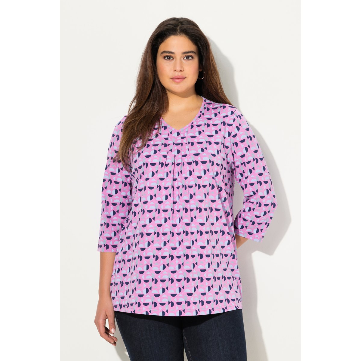 T-shirt avec plis fantaisie. Col en V et améthyste, ULLA POPKEN