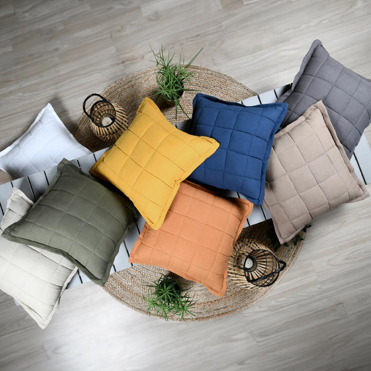 Coussin carré uni en gaze de coton surpiquée blanc, LOVELY CASA
