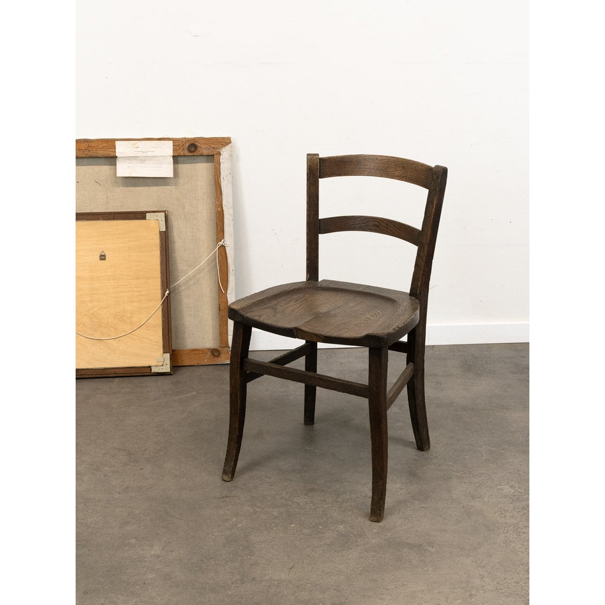 Lot de 4 chaises anciennes en bois Claude N°1373 - Bon état bois foncé, DEBONGOUT