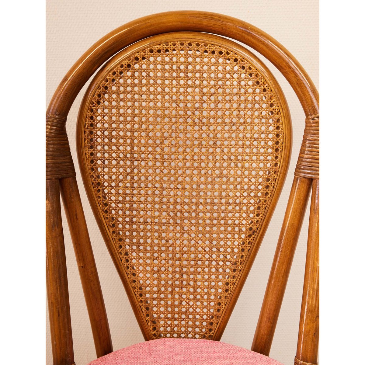 Lot de 3 chaises et 1 fauteuil en rotin Claude N°1584 - Bon état bois foncé, DEBONGOUT